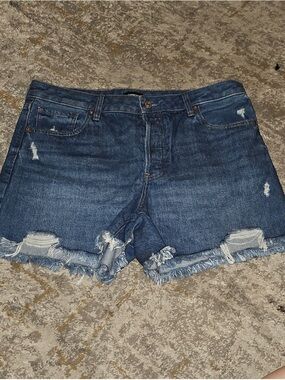 Express mid rise boyfriend shorts Button fly Sz 12